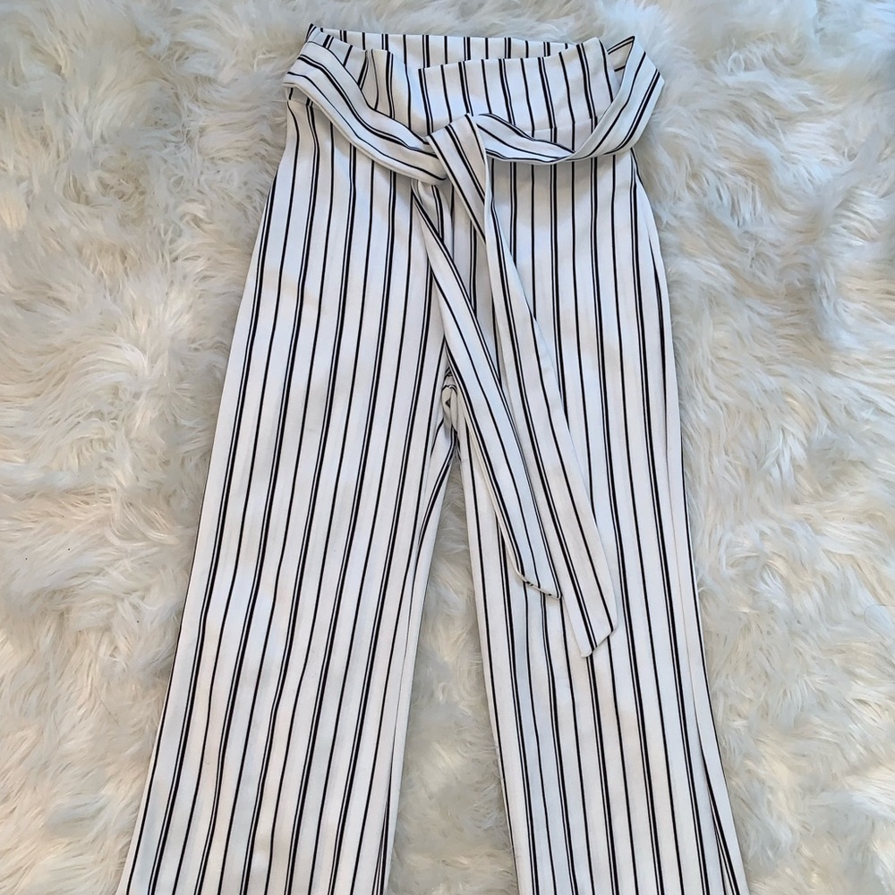 Tight fit trousers.